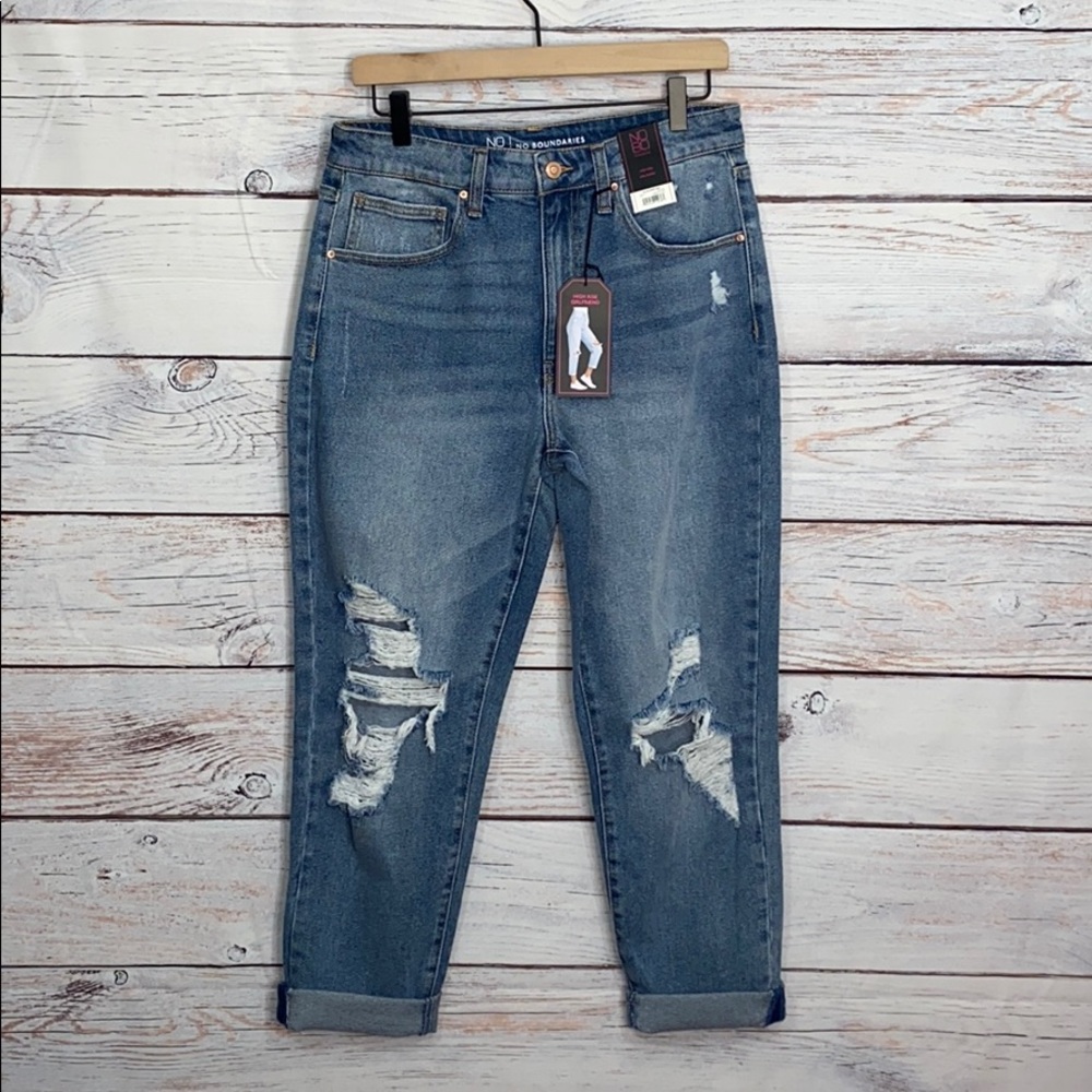 NoBoundaries▪︎Juniors Distressed Jea…